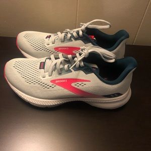Womens Brooks Launch 8